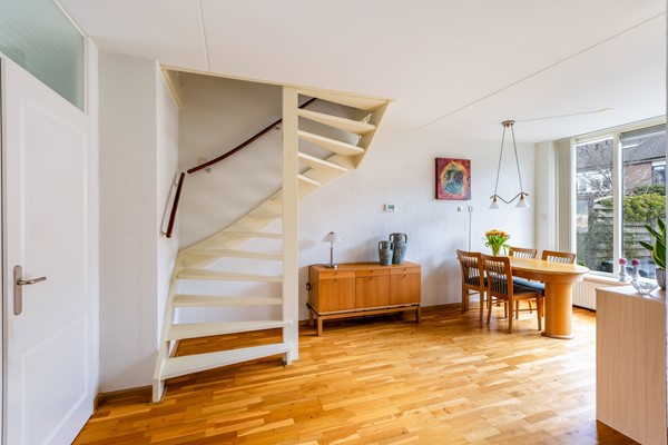 Foto - Te koop: tussenwoning gelegen aan groenvoorziening